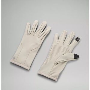 NWT - Lululemon cold terrain run gloves 
Size S/M - raw linen color